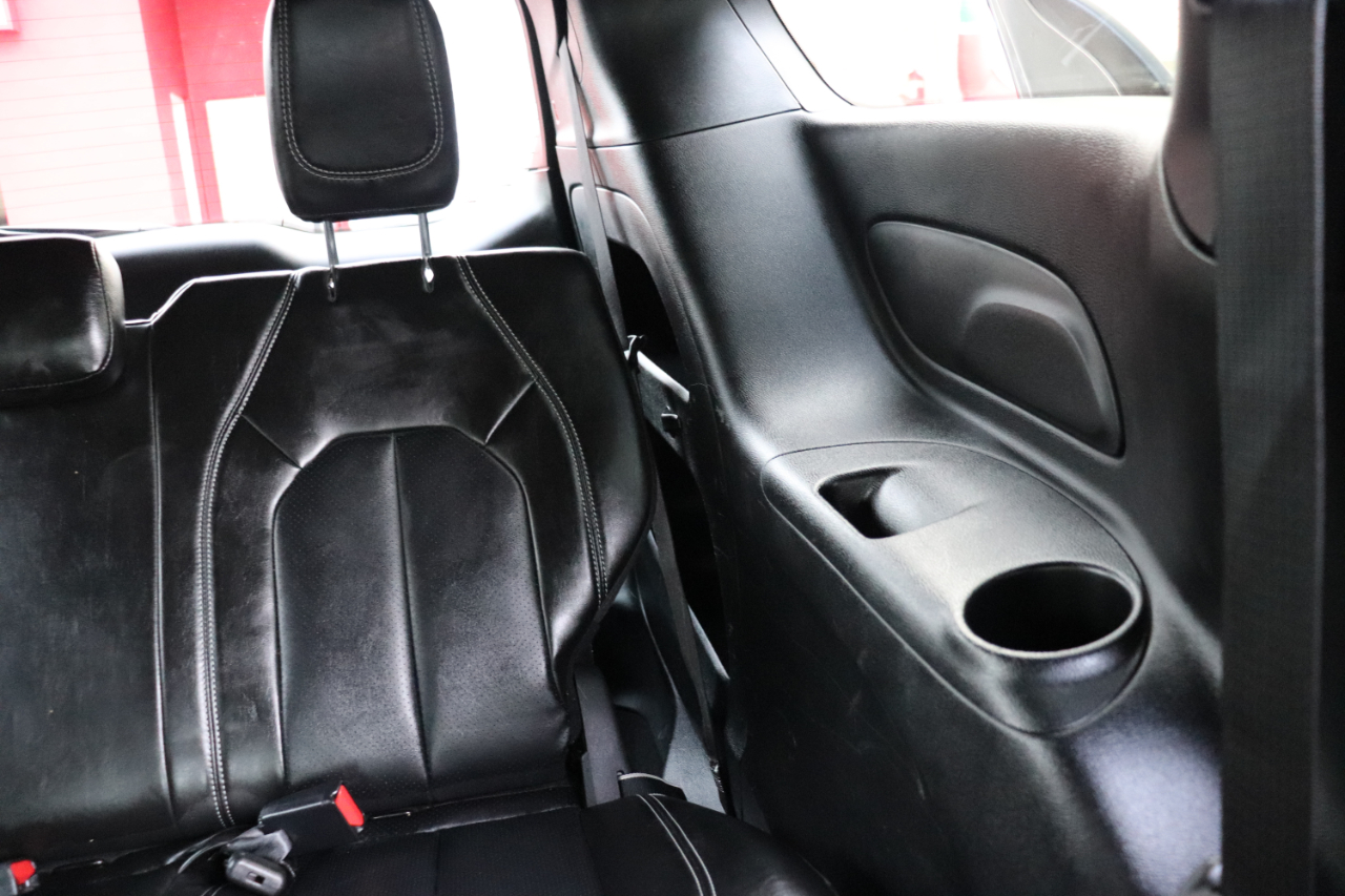 Chrysler Pacifica Select FWD 2025