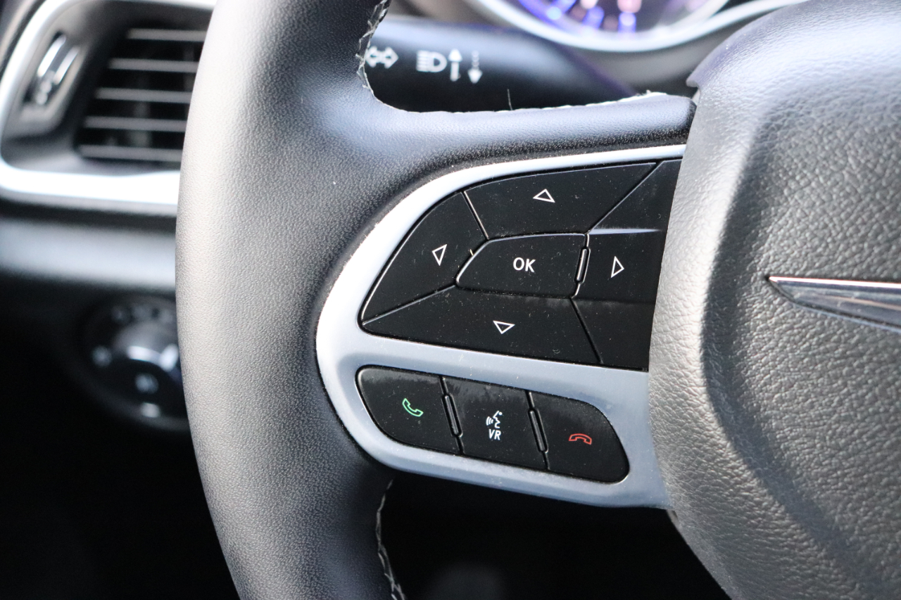 Chrysler Pacifica Select FWD 2025