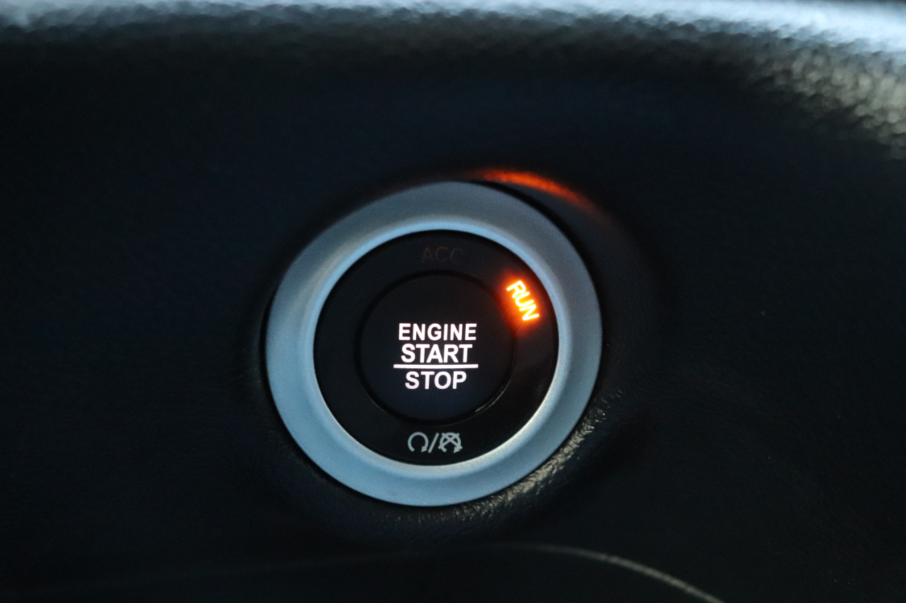 Chrysler Pacifica Select FWD 2025