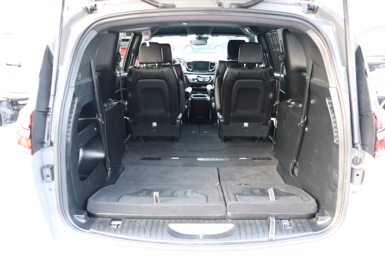 Chrysler Pacifica Select FWD 2025