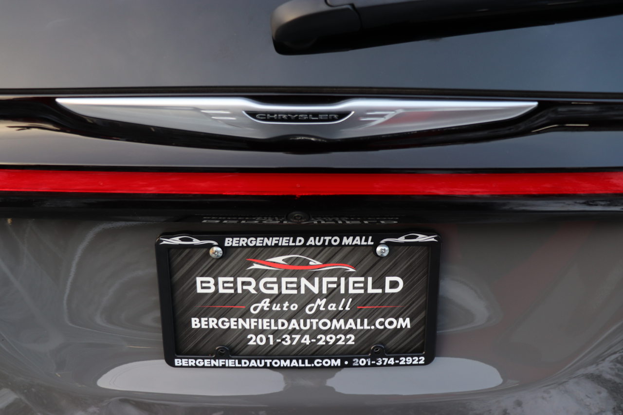 Chrysler Pacifica Select FWD 2025