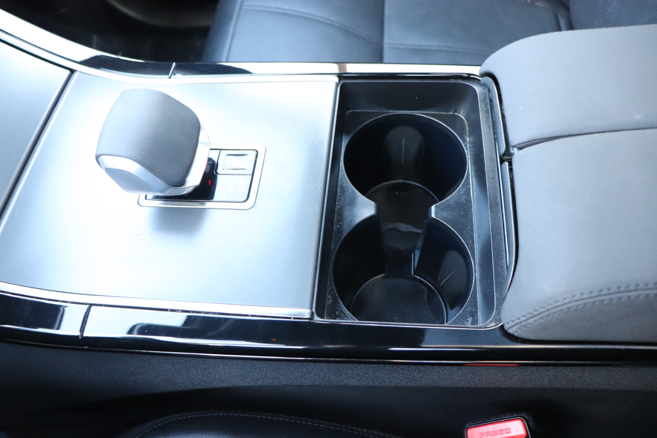 Land Rover Range Rover Velar P250 Dynamic SE 2025