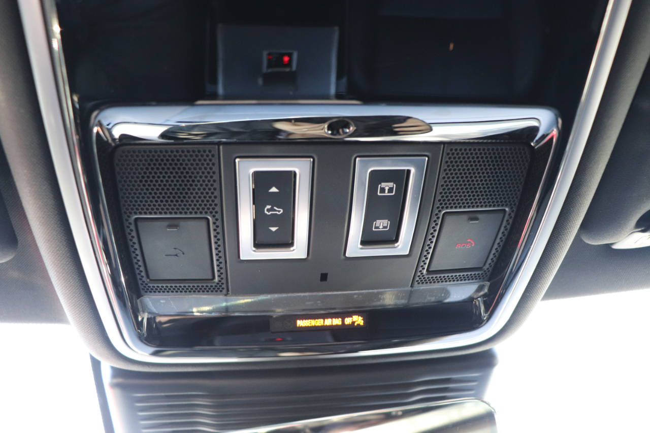 Land Rover Range Rover Velar P250 Dynamic SE 2025