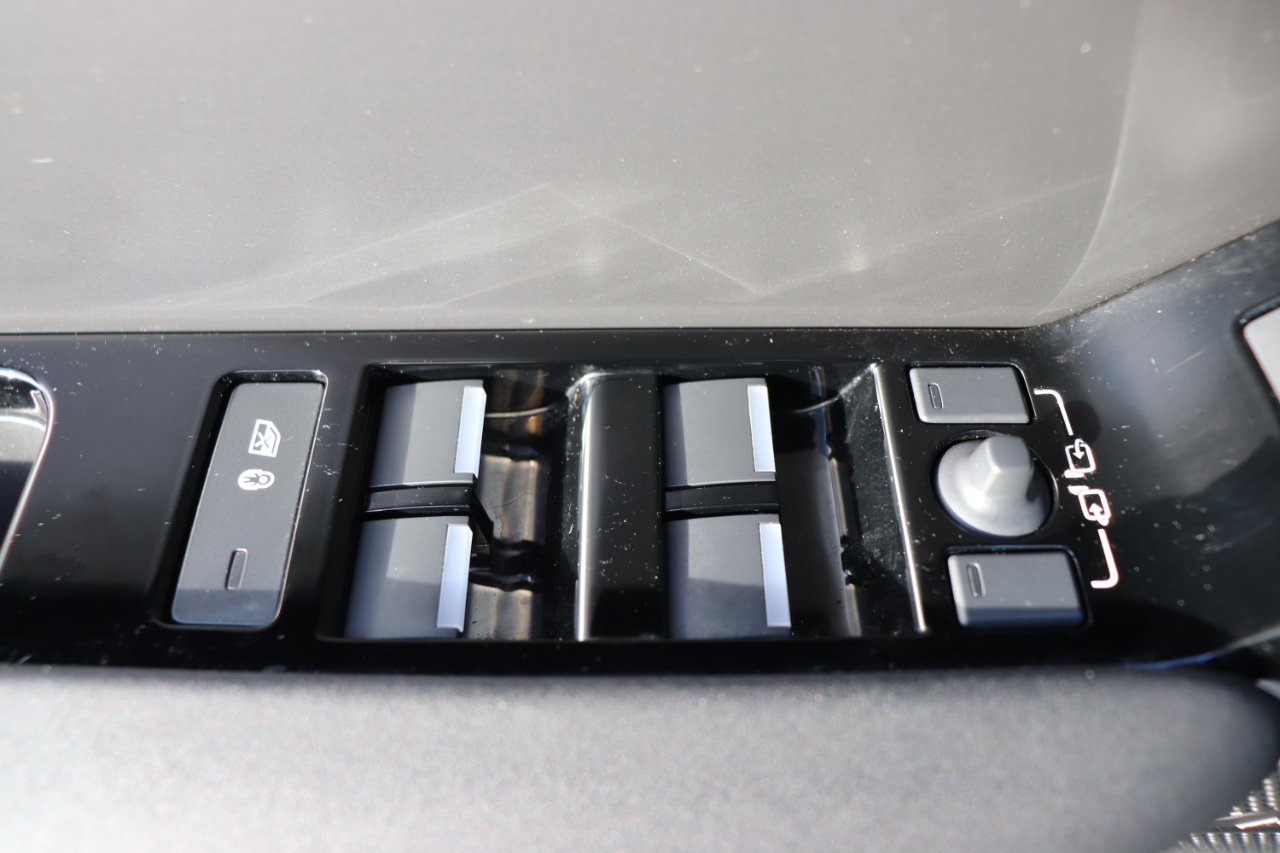 Land Rover Range Rover Velar P250 Dynamic SE 2025