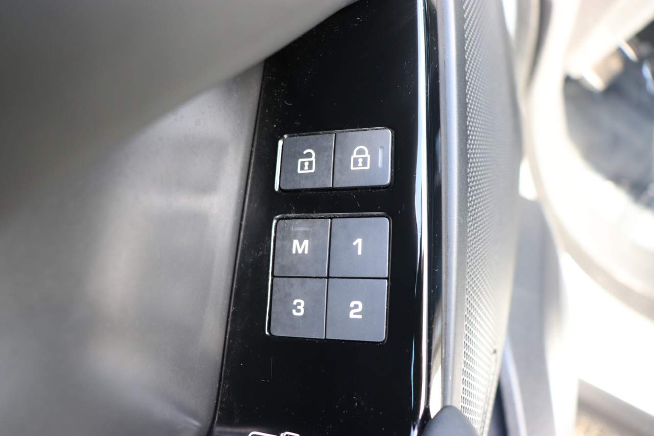 Land Rover Range Rover Velar P250 Dynamic SE 2025