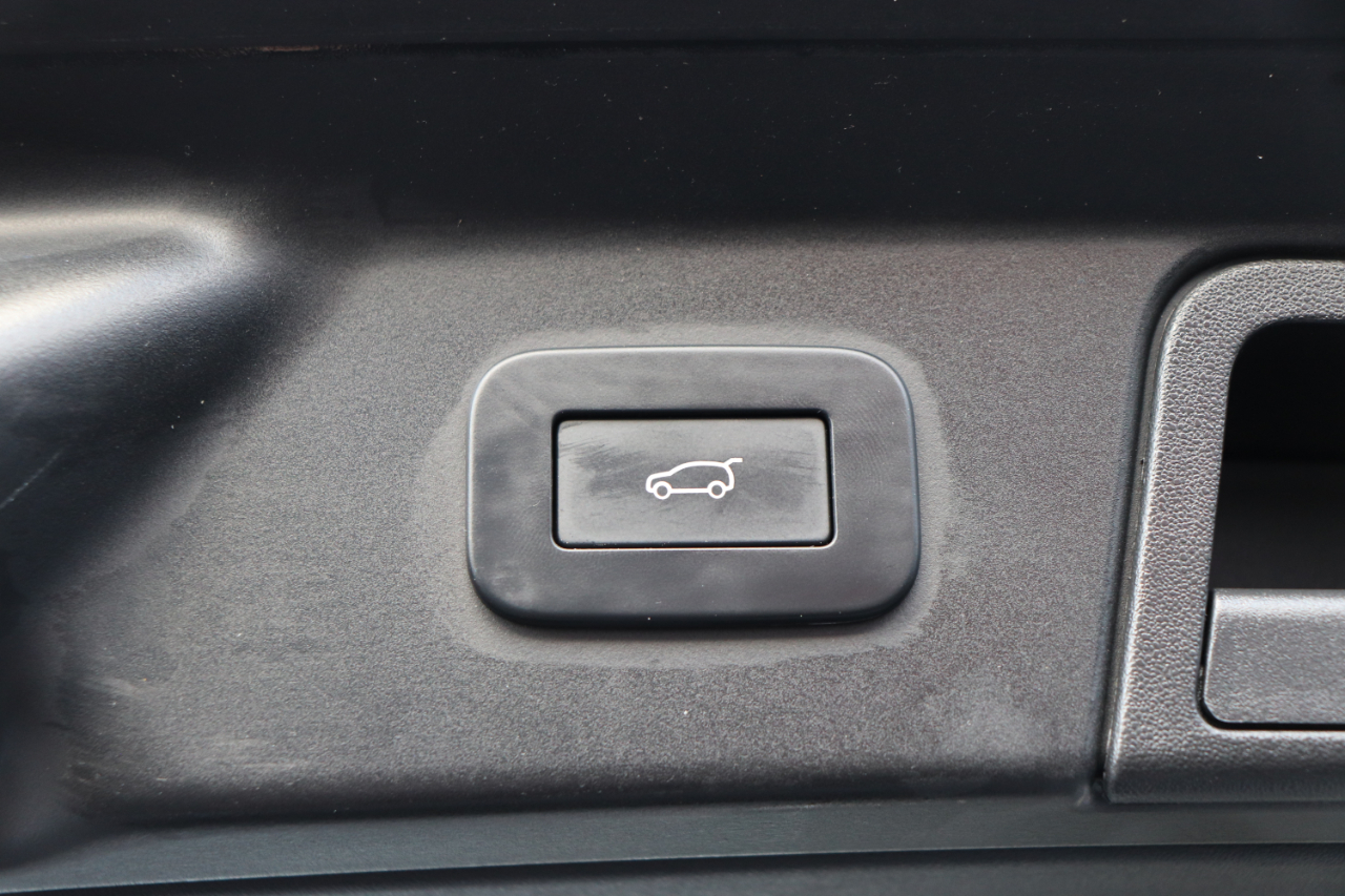 Land Rover Range Rover Velar P250 Dynamic SE 2025