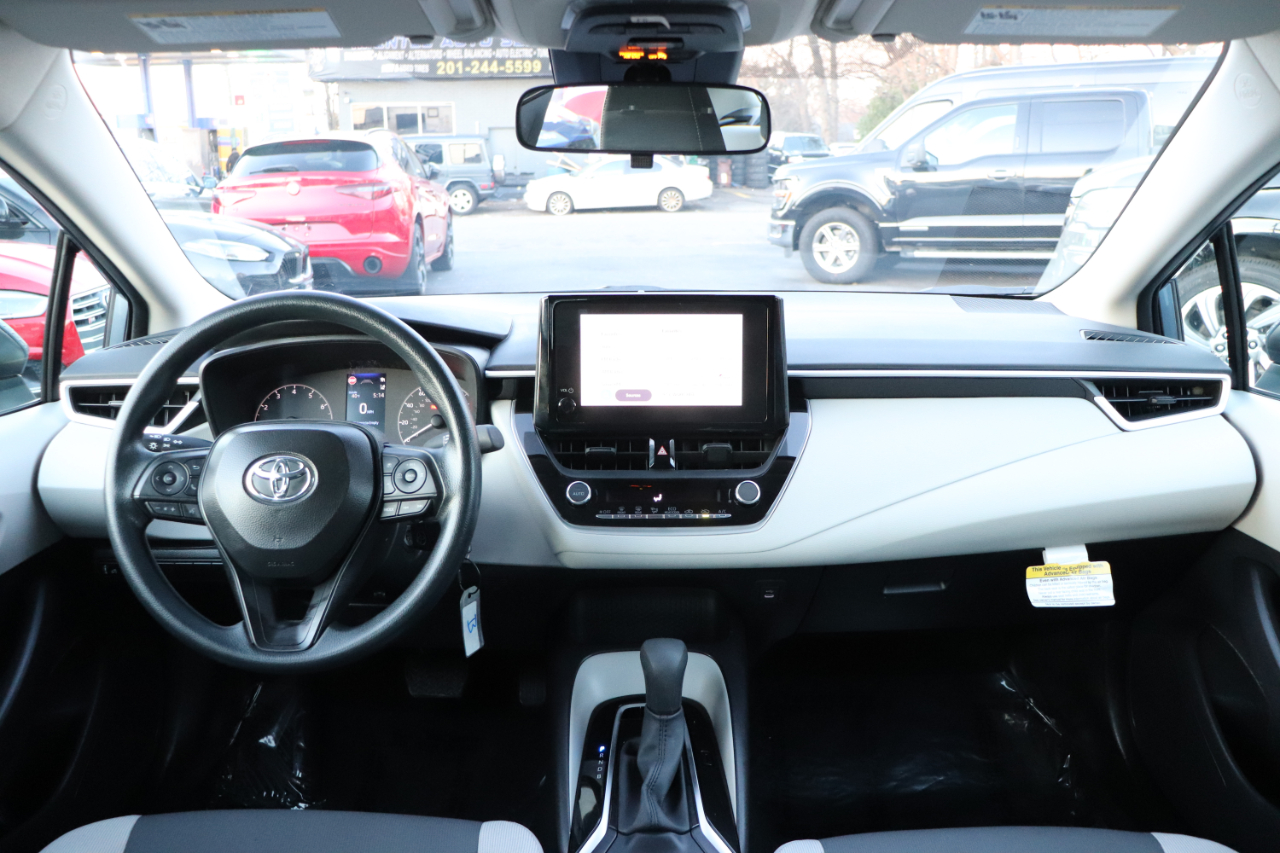 Toyota Corolla LE CVT (Natl) 2025