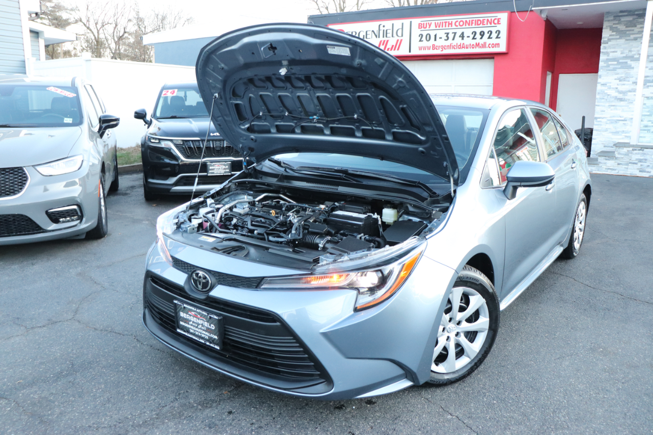 Toyota Corolla LE CVT (Natl) 2025