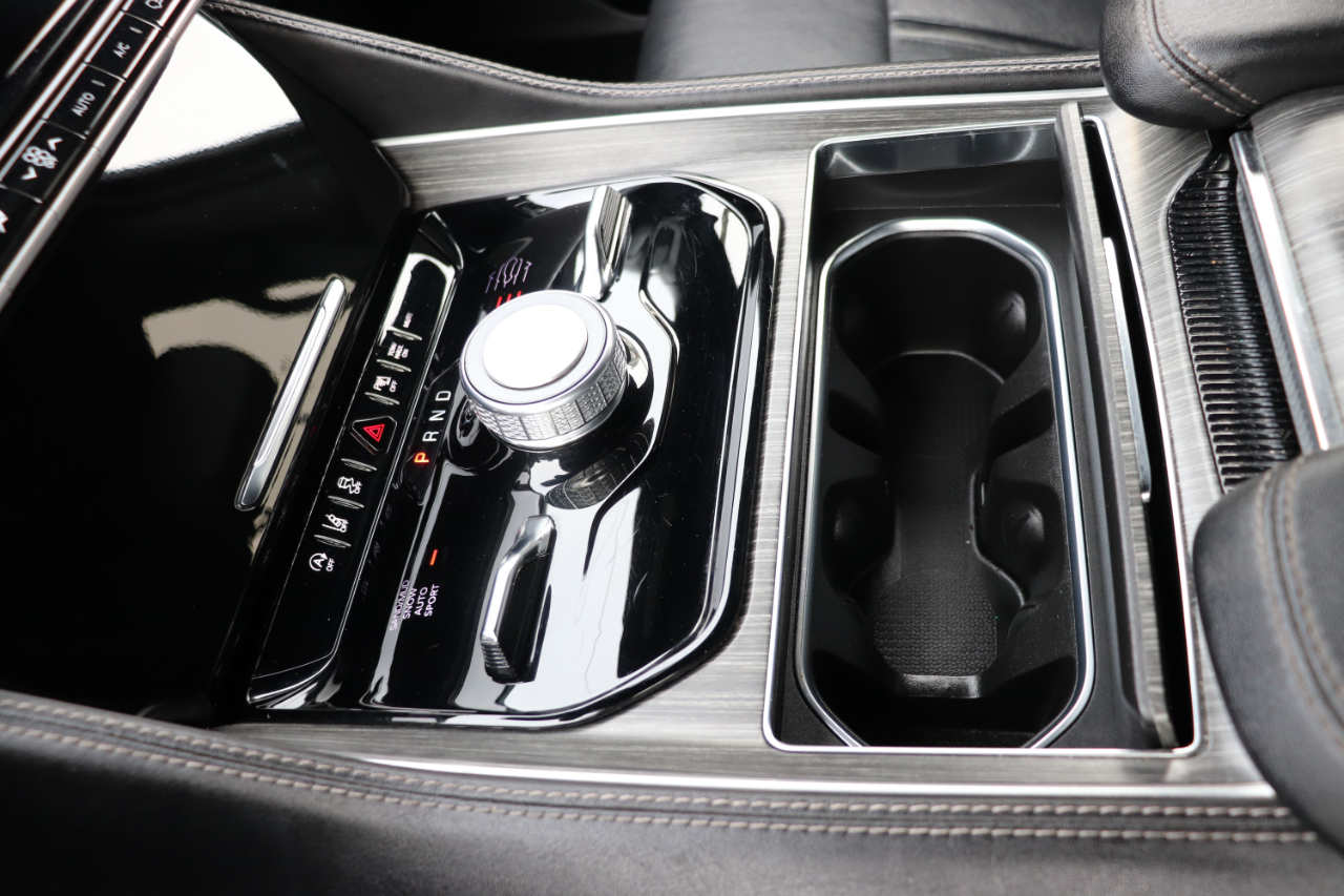 Jeep Wagoneer Series III 4x4 2024