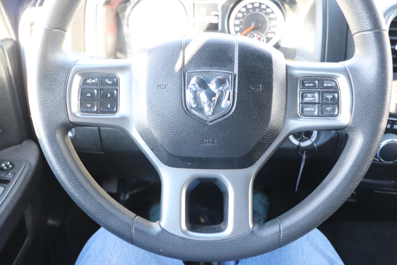 RAM 1500 Classic Warlock 4x2 Crew Cab 5'7" Box 2024