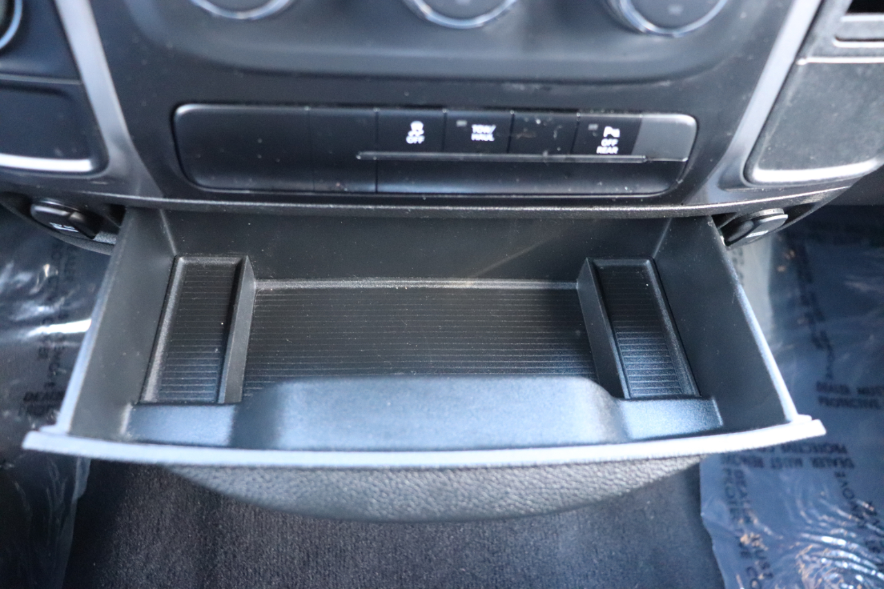 RAM 1500 Classic Warlock 4x2 Crew Cab 5'7" Box 2024