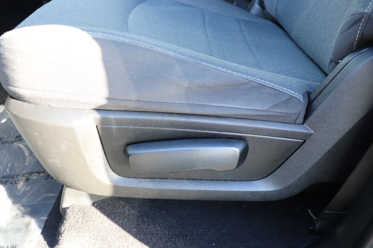 RAM 1500 Classic Warlock 4x2 Crew Cab 5'7" Box 2024