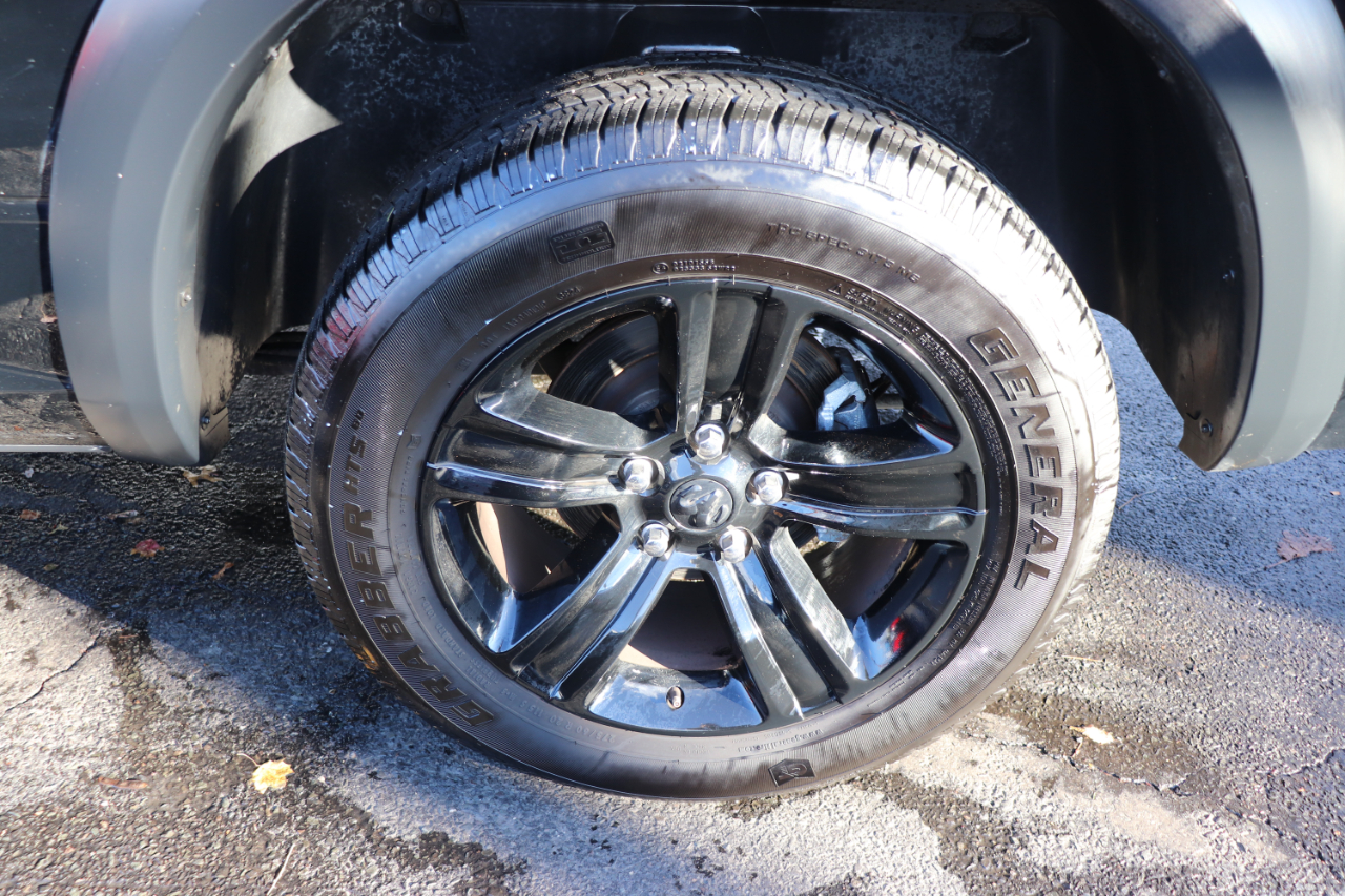 RAM 1500 Classic Warlock 4x2 Crew Cab 5'7" Box 2024