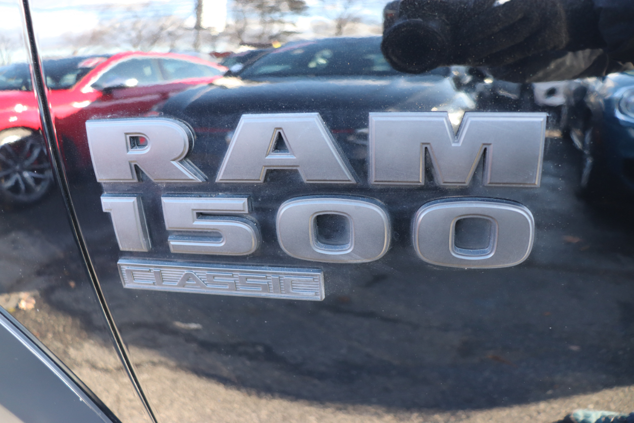 RAM 1500 Classic Warlock 4x2 Crew Cab 5'7" Box 2024