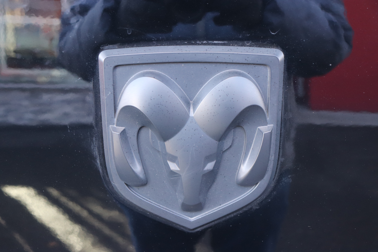 RAM 1500 Classic Warlock 4x2 Crew Cab 5'7" Box 2024