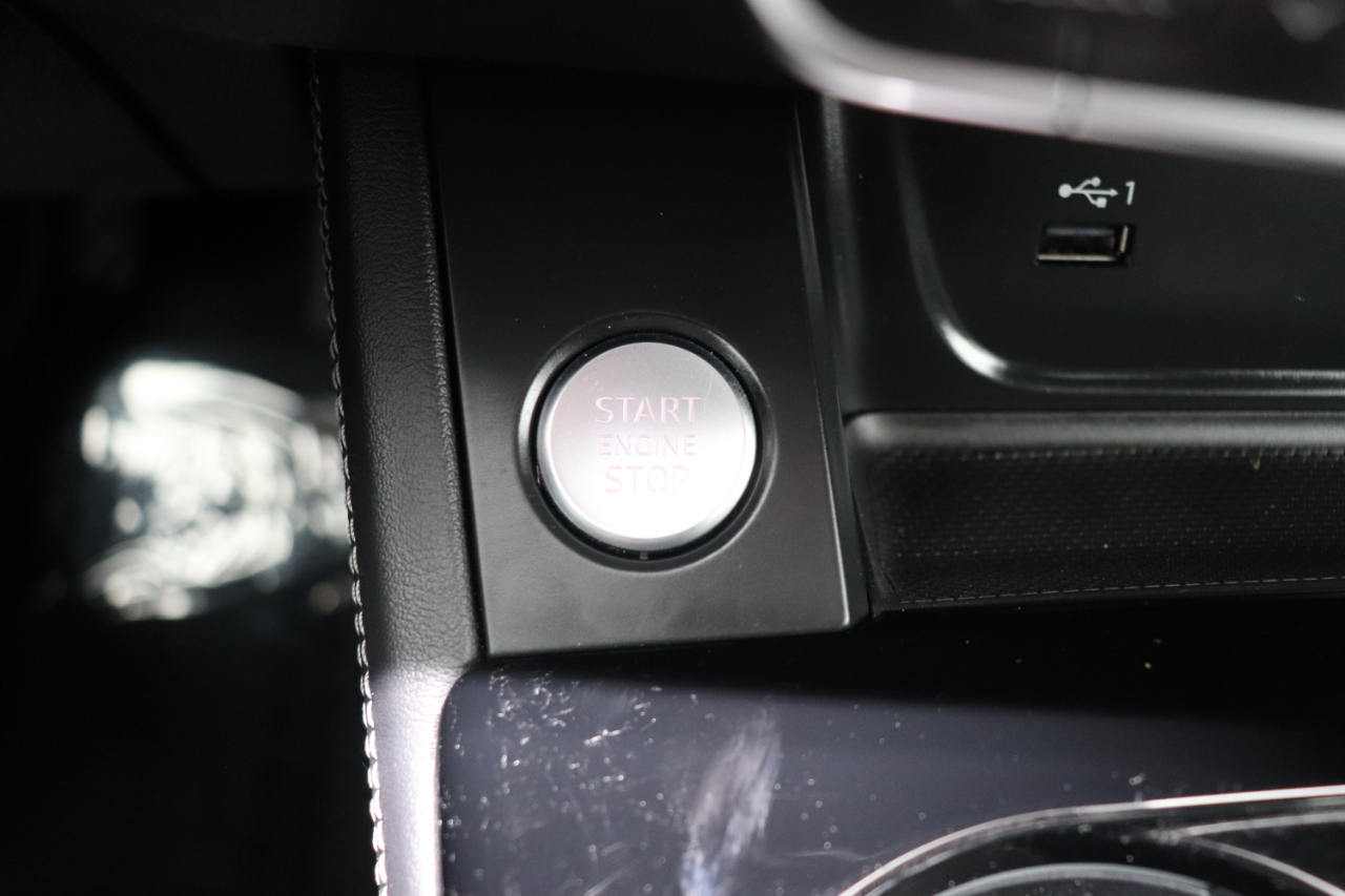 Audi A4 Sedan S line Premium Plus 45 TFSI quattro 2024