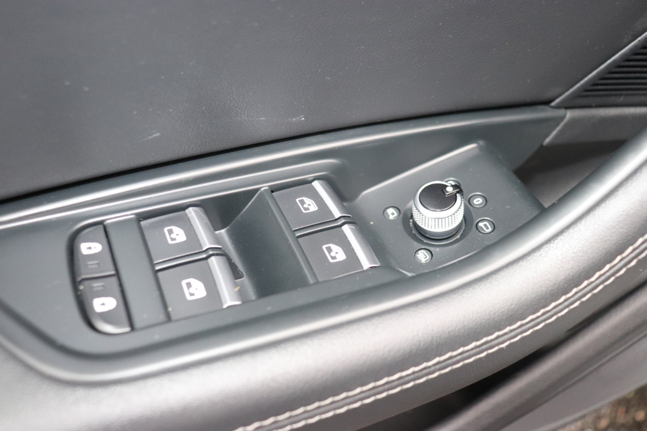 Audi A4 Sedan S line Premium Plus 45 TFSI quattro 2024