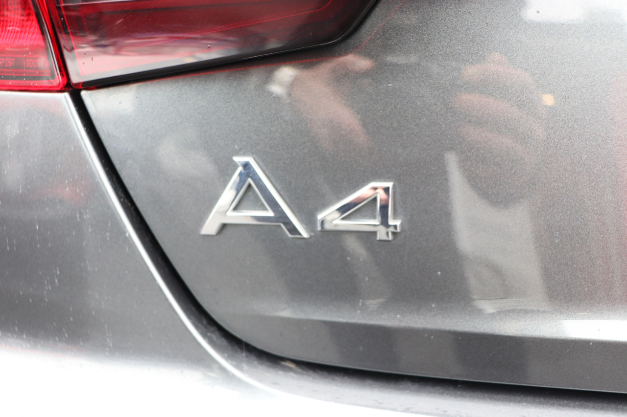 Audi A4 Sedan S line Premium Plus 45 TFSI quattro 2024