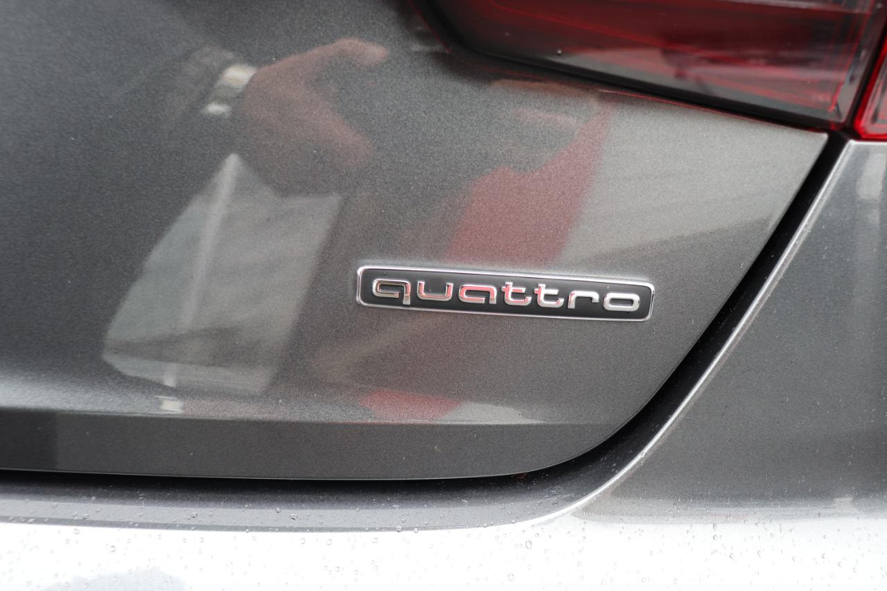 Audi A4 Sedan S line Premium Plus 45 TFSI quattro 2024