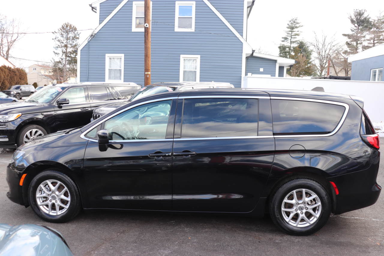 Chrysler Voyager LX FWD 2023