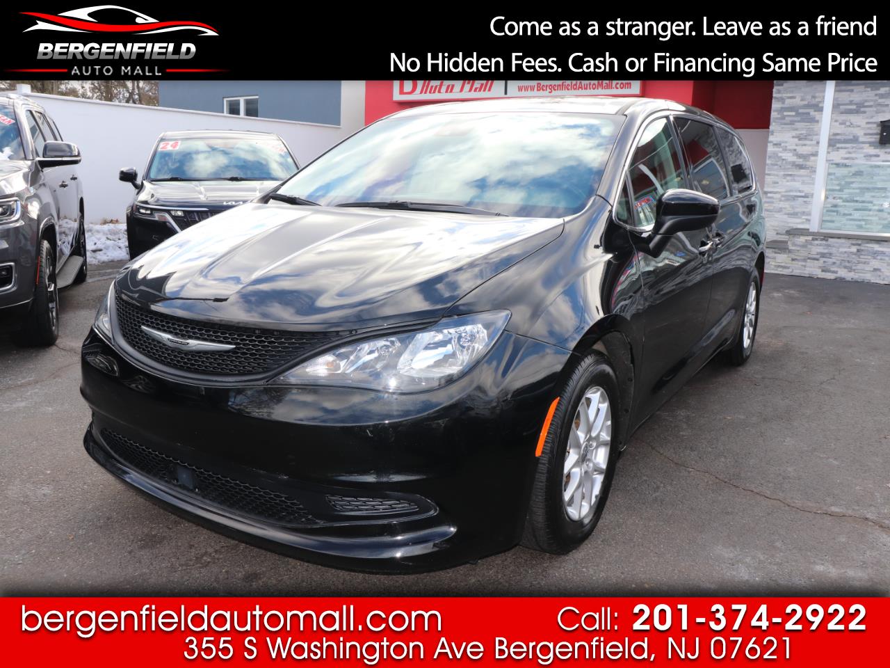 2023 Chrysler Voyager LX FWD