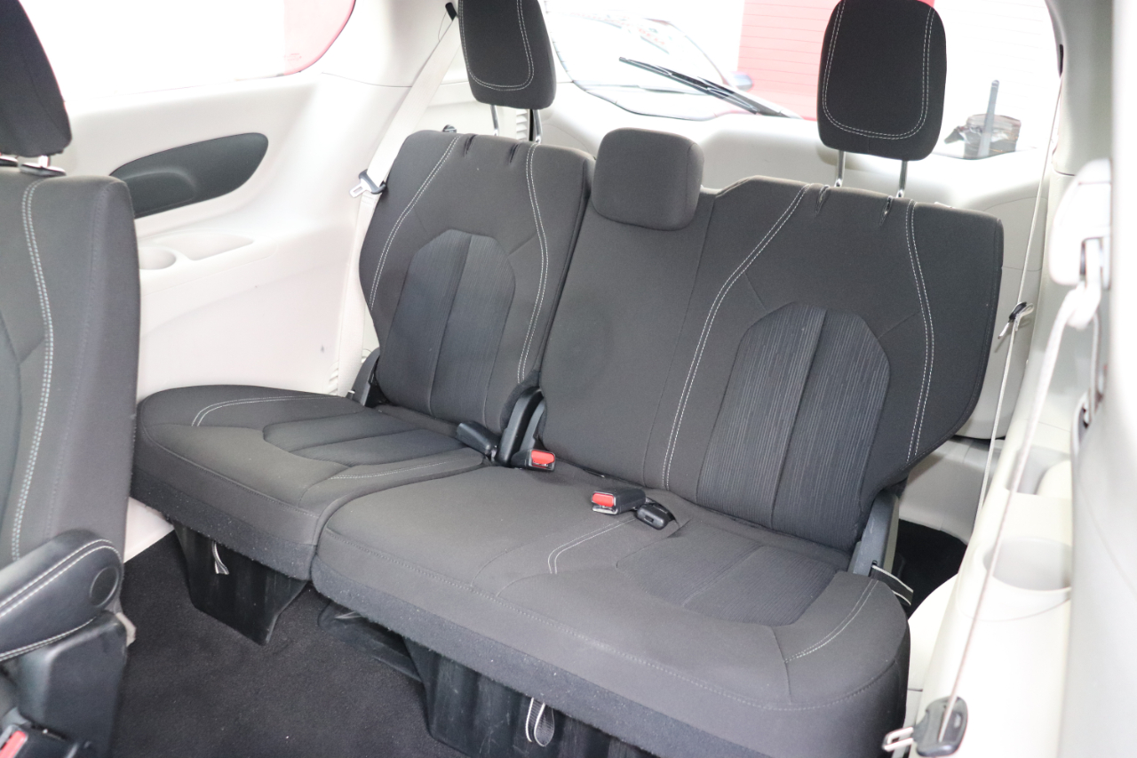 Chrysler Voyager LX FWD 2023