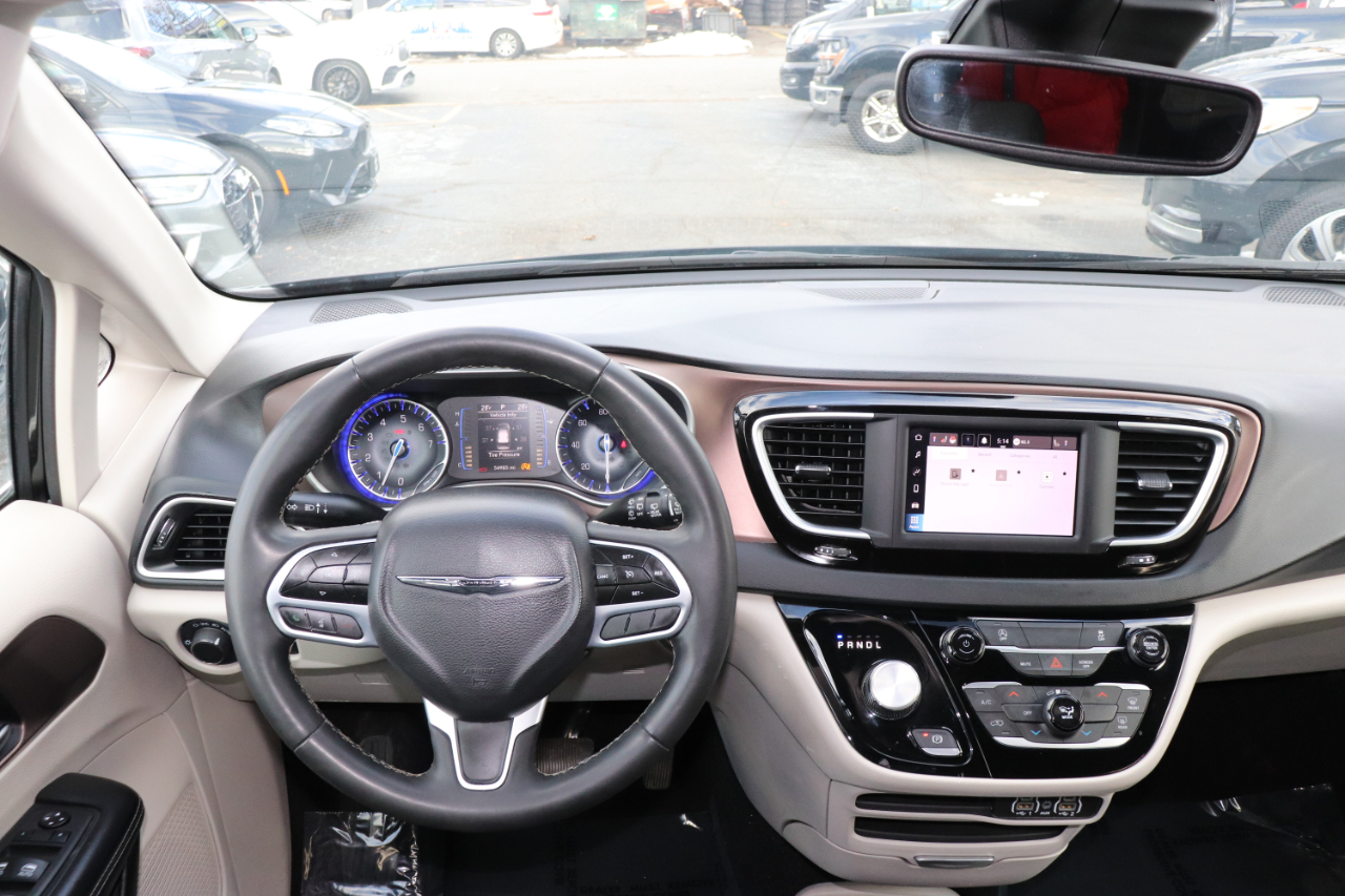 Chrysler Voyager LX FWD 2023