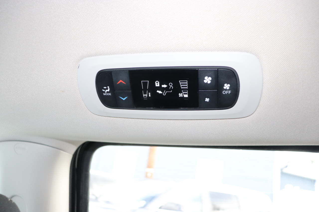 Chrysler Voyager LX FWD 2023