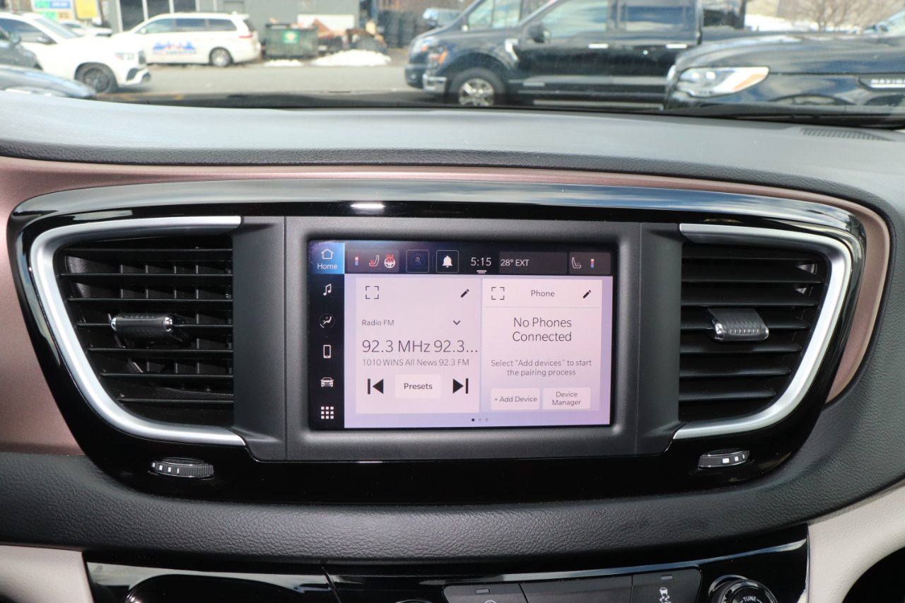 Chrysler Voyager LX FWD 2023