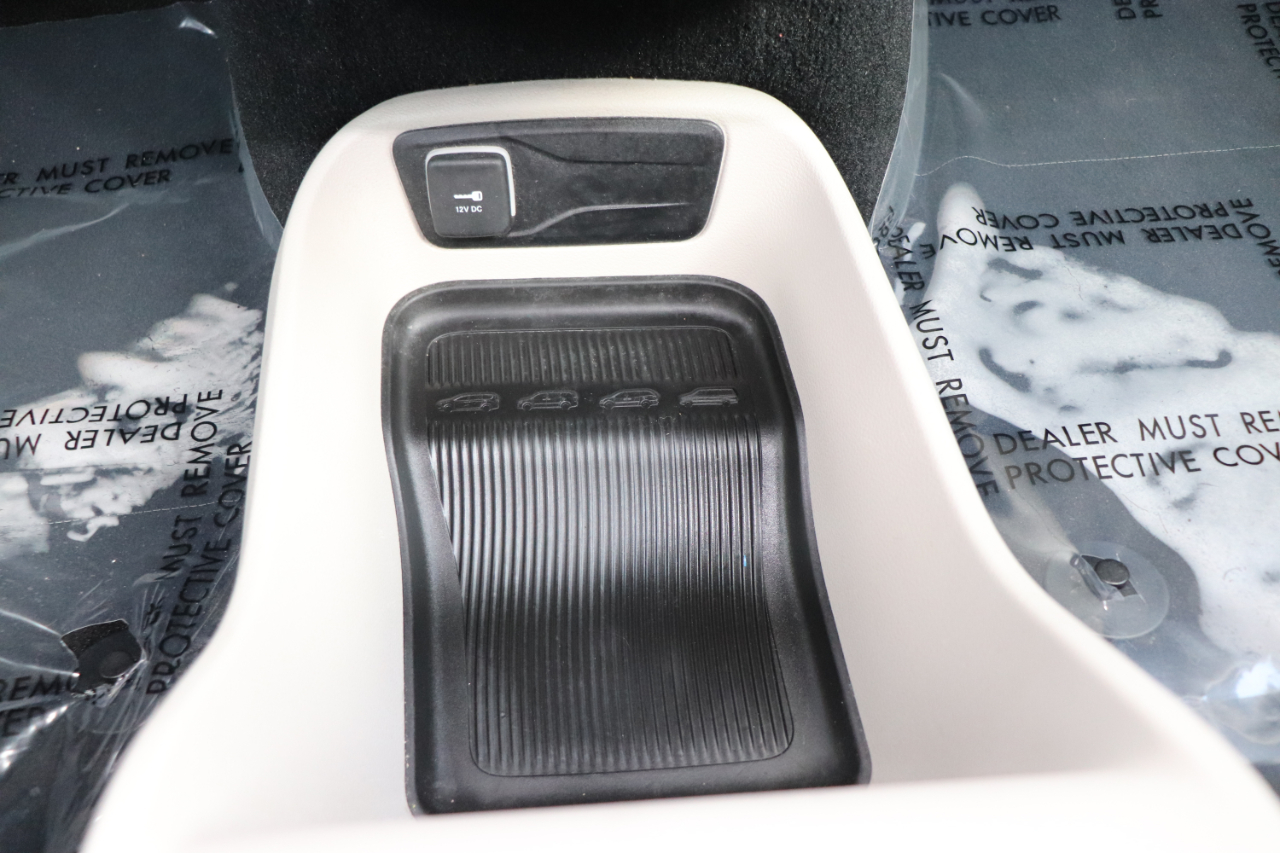 Chrysler Voyager LX FWD 2023