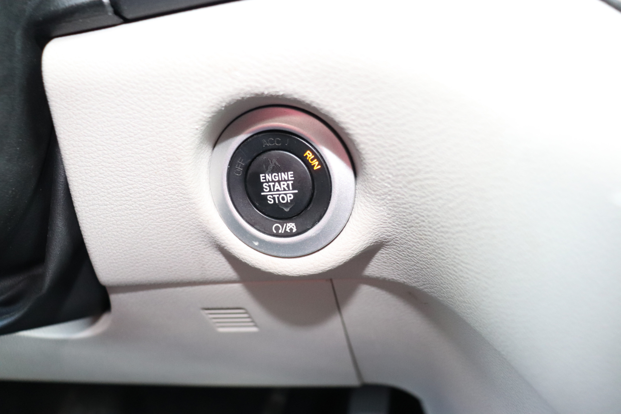 Chrysler Voyager LX FWD 2023