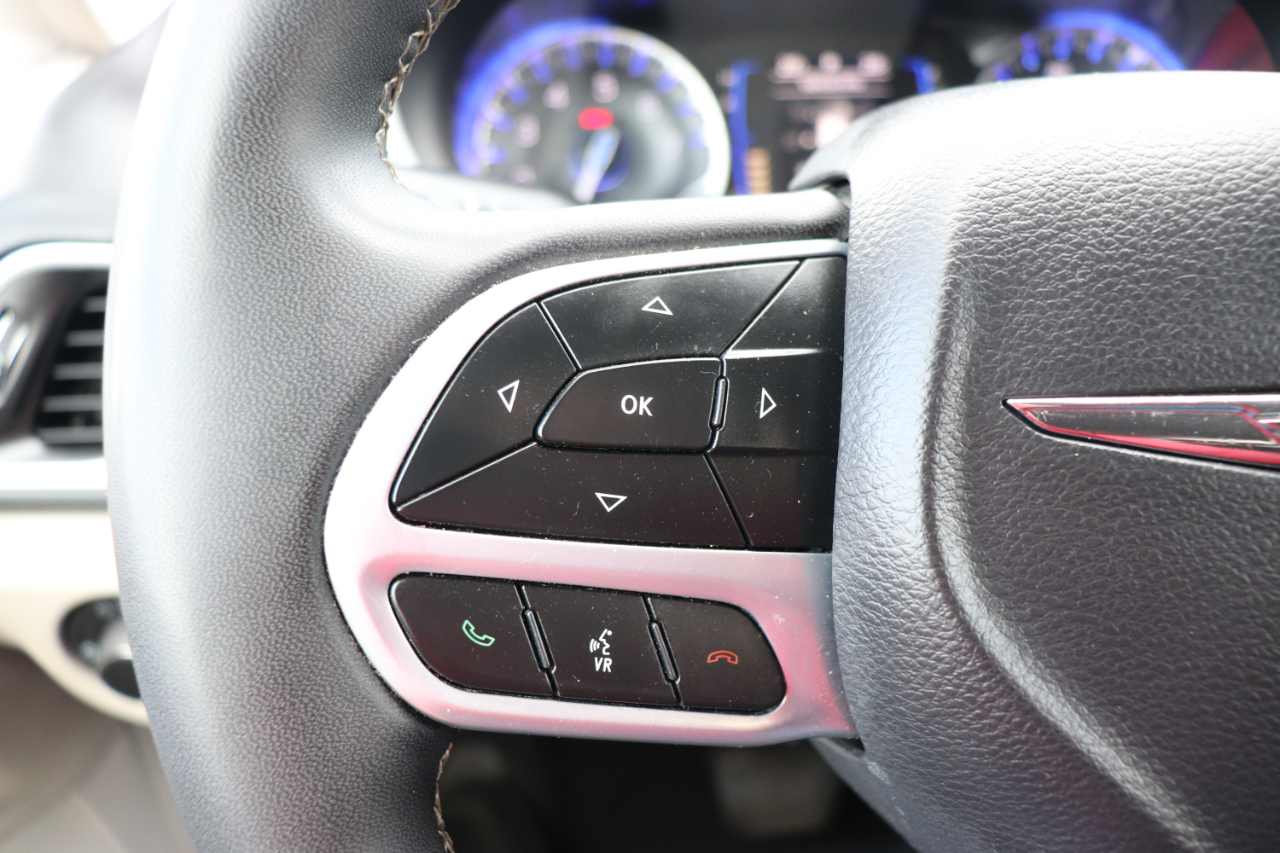 Chrysler Voyager LX FWD 2023