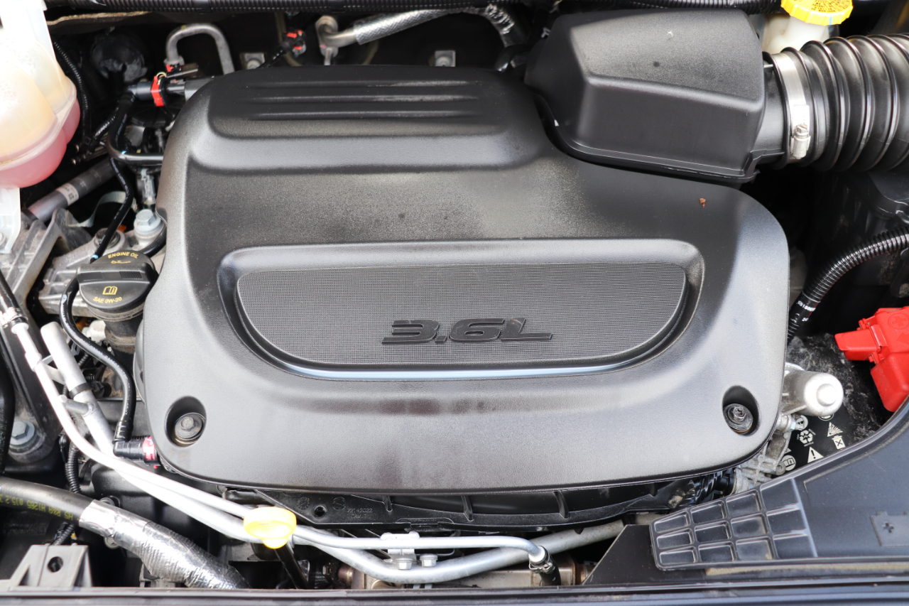 Chrysler Voyager LX FWD 2023