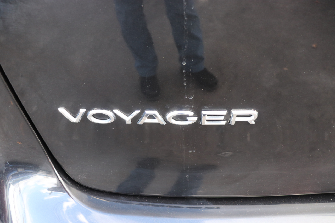 Chrysler Voyager LX FWD 2023