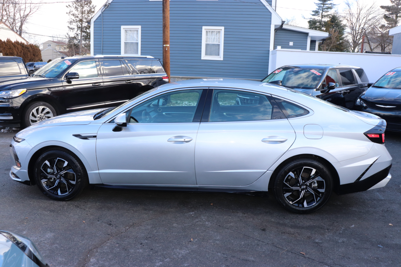 Hyundai Sonata SEL FWD 2025