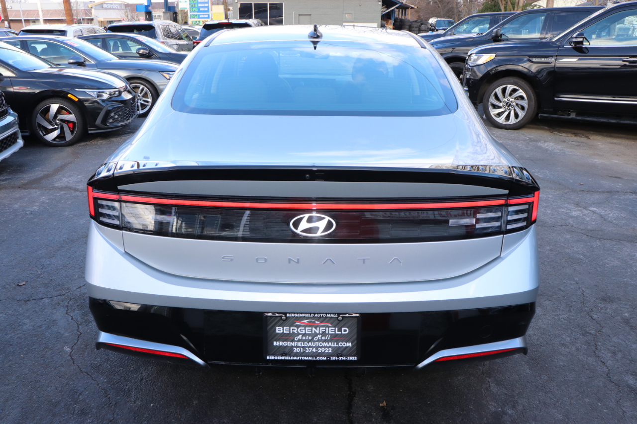 Hyundai Sonata SEL FWD 2025