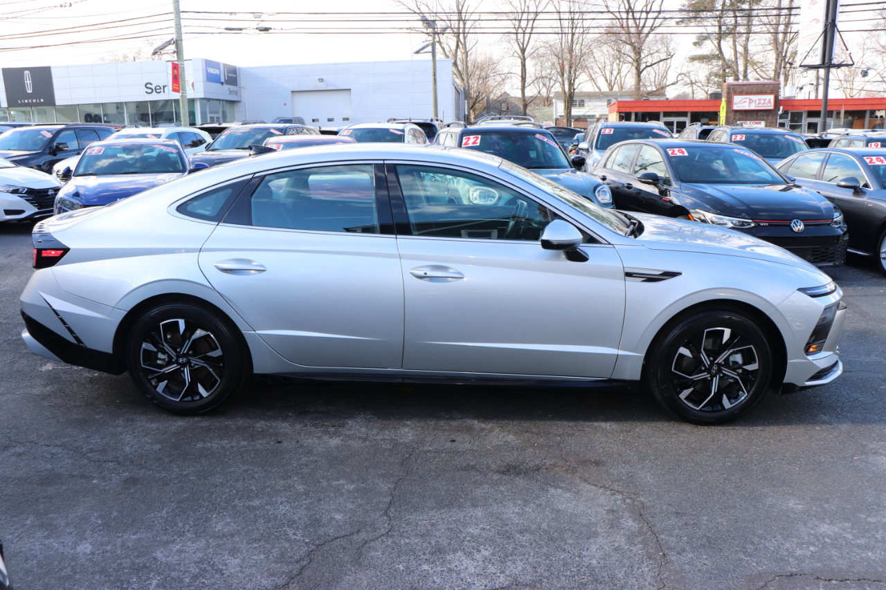 Hyundai Sonata SEL FWD 2025