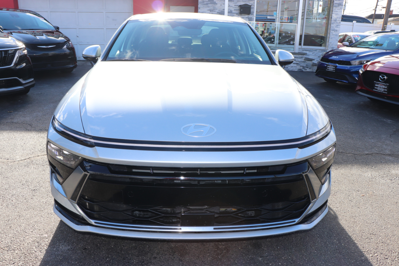 Hyundai Sonata SEL FWD 2025