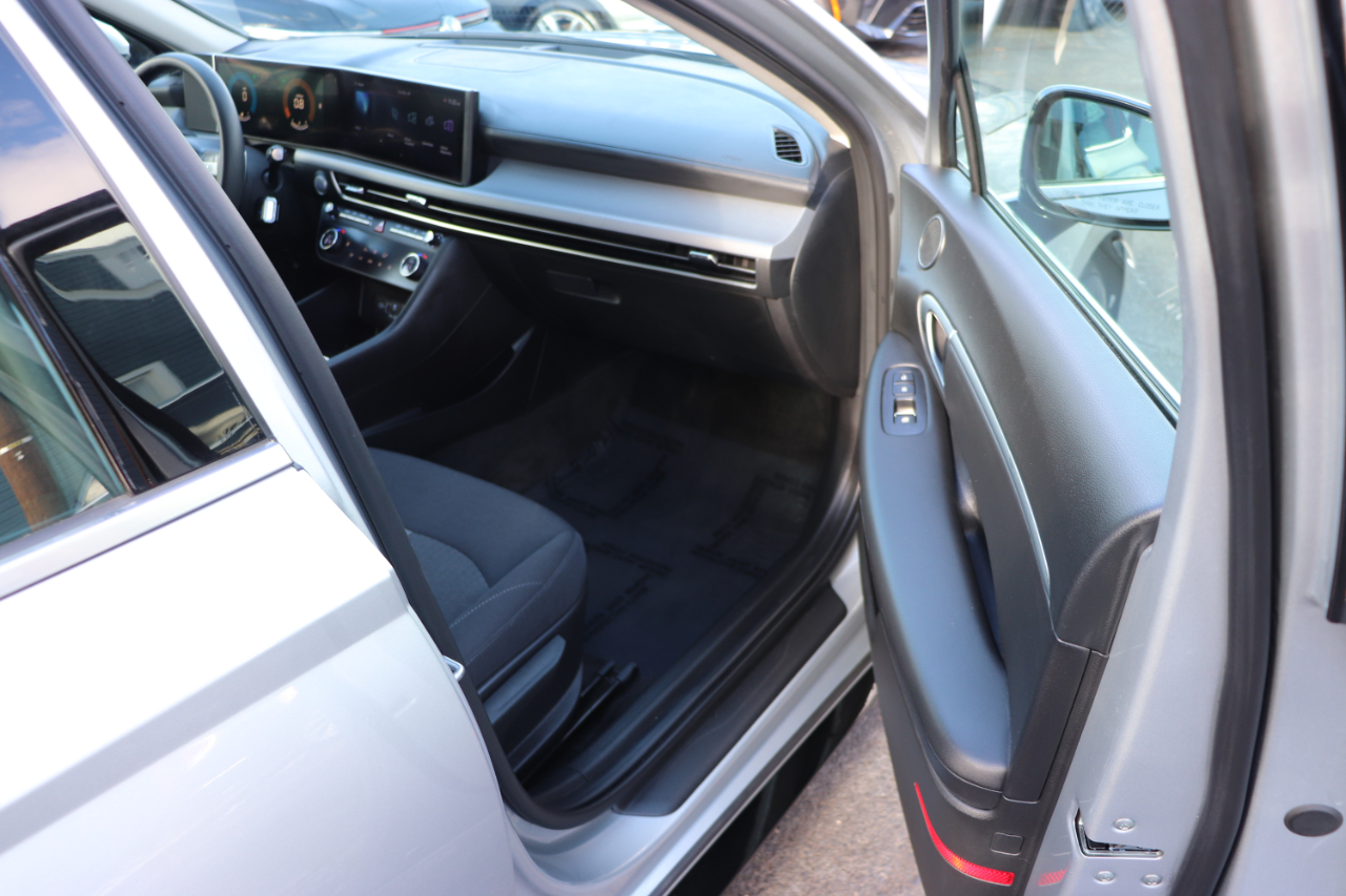 Hyundai Sonata SEL FWD 2025