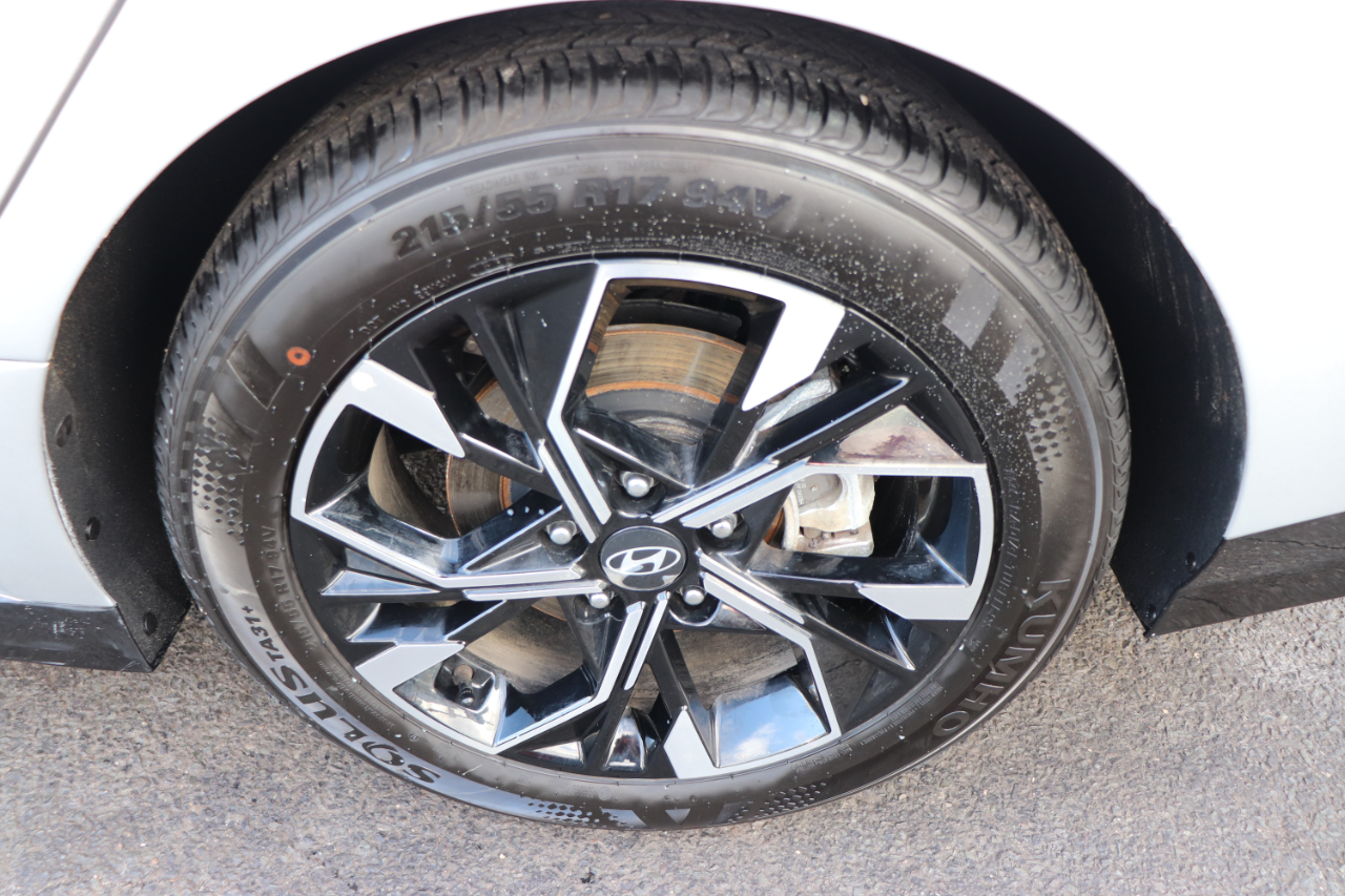 Hyundai Sonata SEL FWD 2025