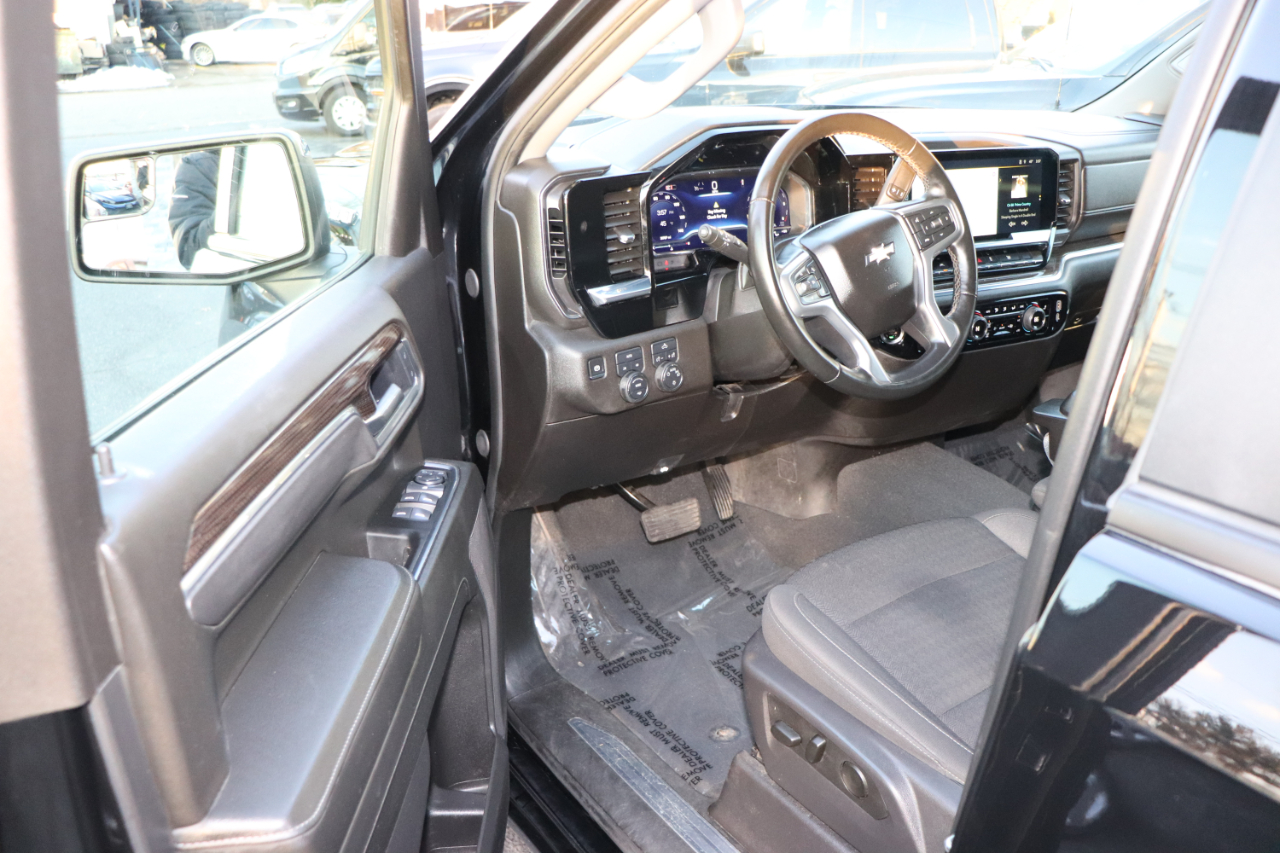 Chevrolet Silverado 1500 4WD Crew Cab 147" LT w/1LT 2025