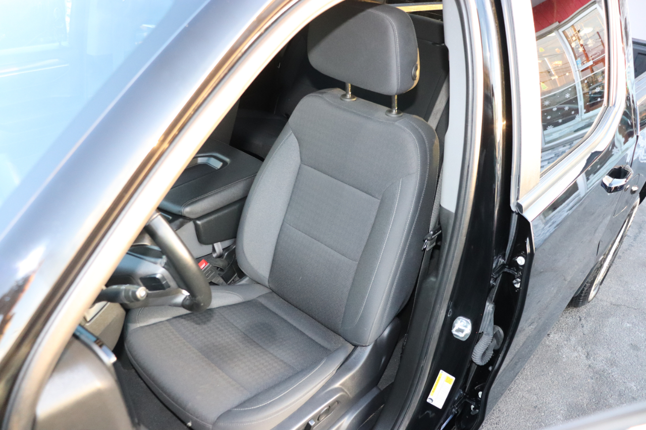 Chevrolet Silverado 1500 4WD Crew Cab 147" LT w/1LT 2025