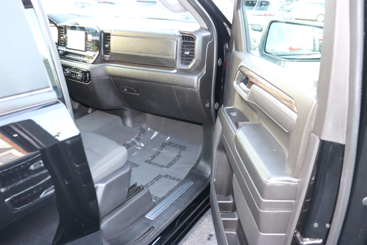 Chevrolet Silverado 1500 4WD Crew Cab 147" LT w/1LT 2025