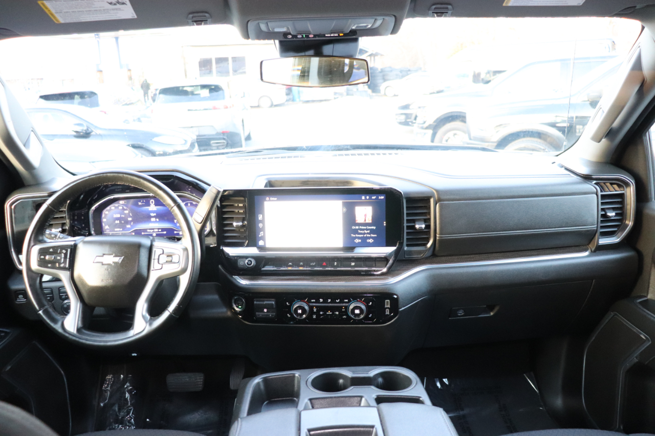 Chevrolet Silverado 1500 4WD Crew Cab 147" LT w/1LT 2025