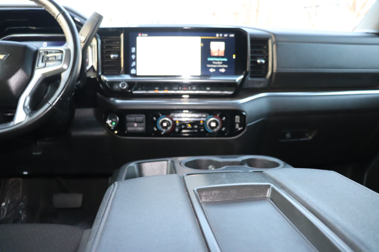 Chevrolet Silverado 1500 4WD Crew Cab 147" LT w/1LT 2025