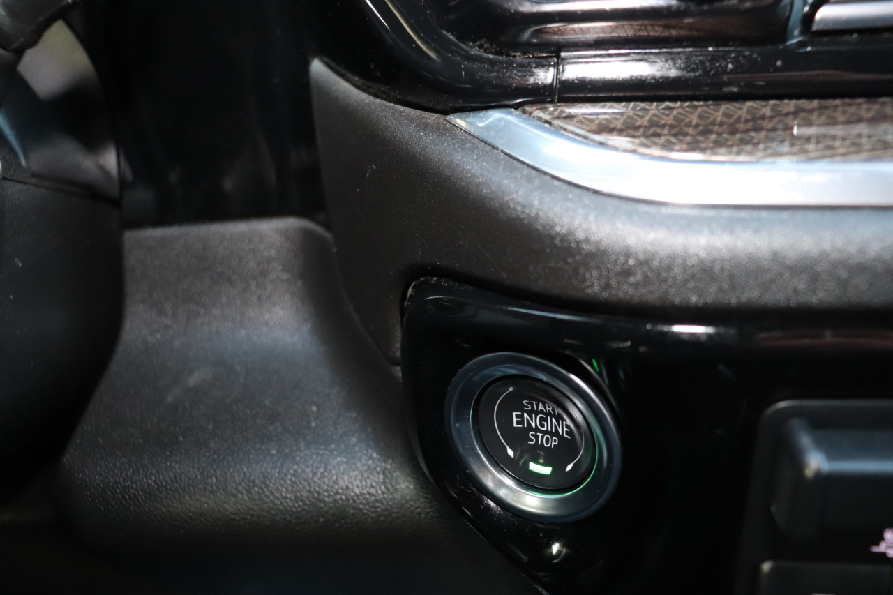 Chevrolet Silverado 1500 4WD Crew Cab 147" LT w/1LT 2025