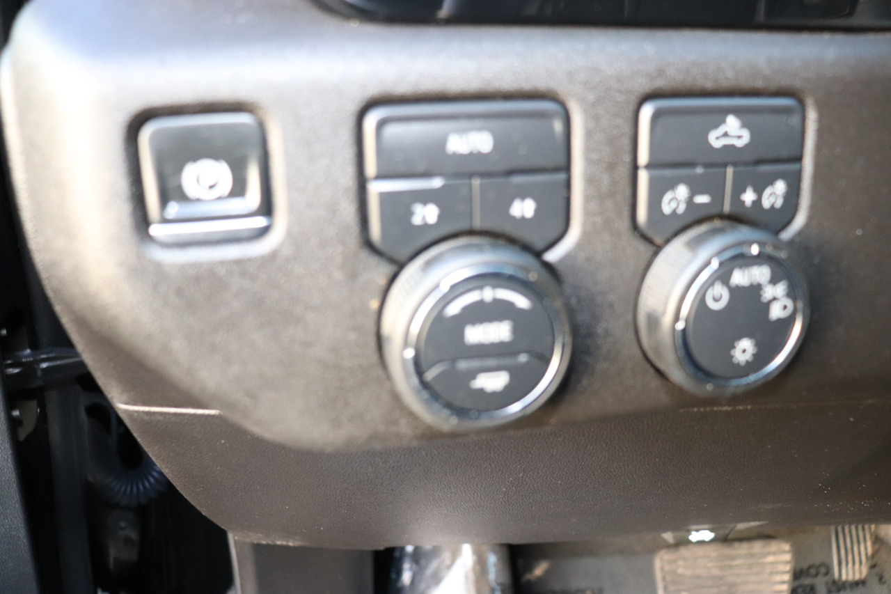 Chevrolet Silverado 1500 4WD Crew Cab 147" LT w/1LT 2025