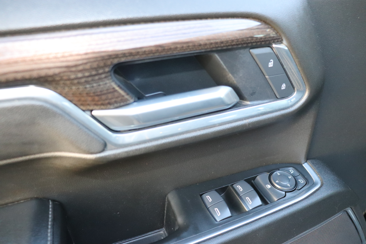 Chevrolet Silverado 1500 4WD Crew Cab 147" LT w/1LT 2025