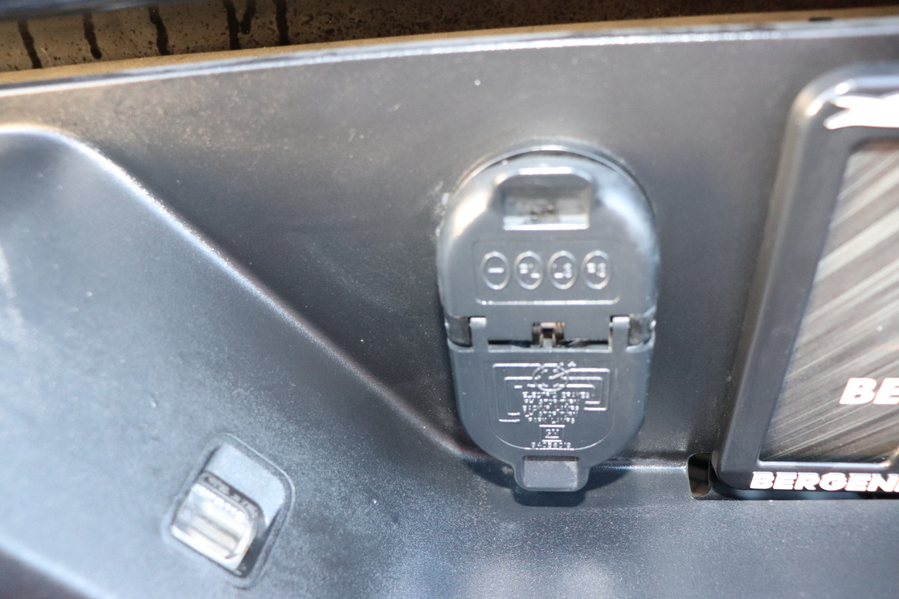 Chevrolet Silverado 1500 4WD Crew Cab 147" LT w/1LT 2025