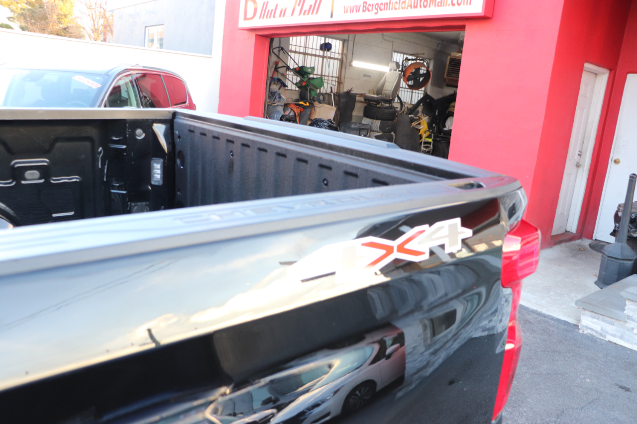 Chevrolet Silverado 1500 4WD Crew Cab 147" LT w/1LT 2025